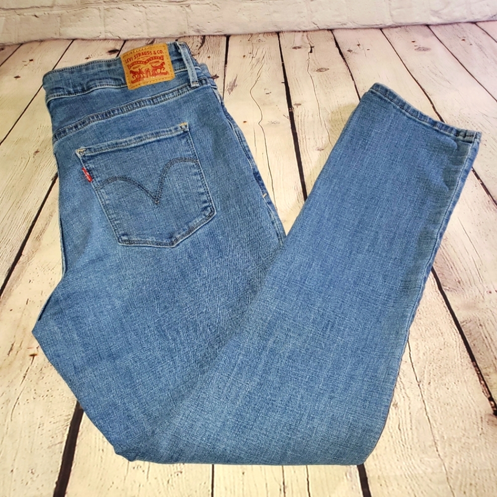 Levi Mid Rise Skinny Blue Jeans Size 16m W33 L 30